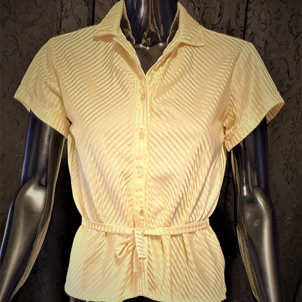 Vintage Small Short Sleeve Blouse Butter Yellow